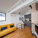 Marais Area - Outdoor Patio - A C - 2Bdr