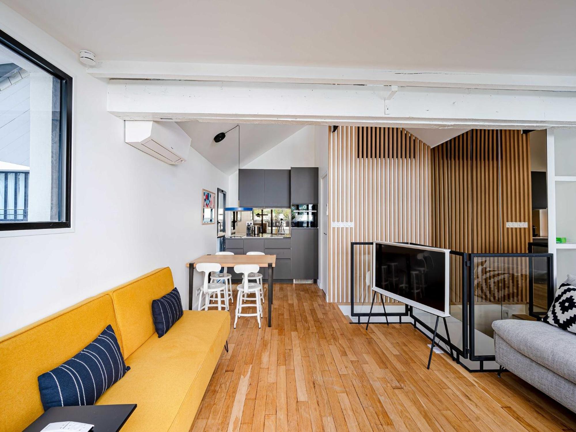 Marais Area - Outdoor Patio - A C - 2bdr