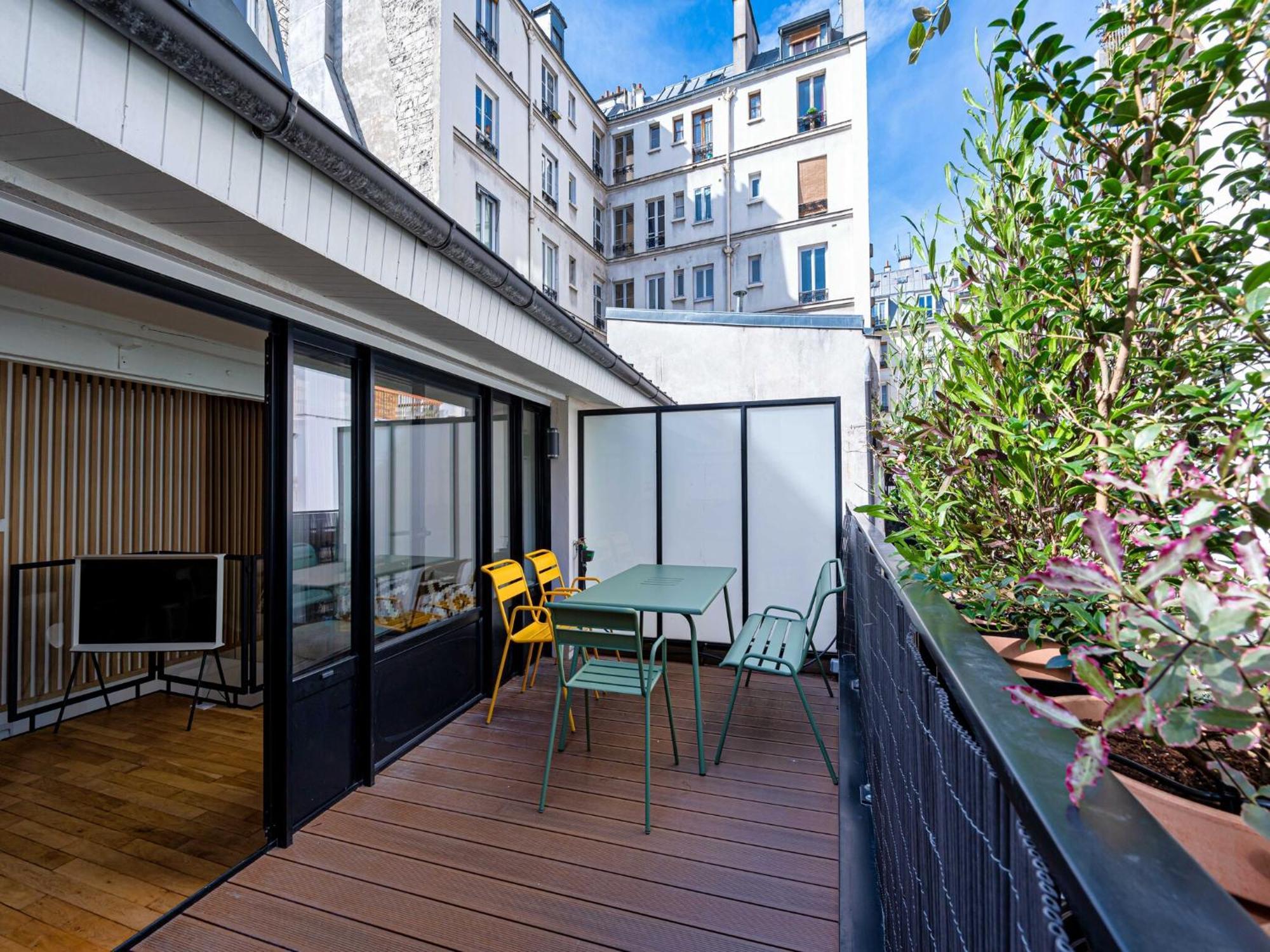 Apartment Marais Area - Outdoor Patio - A C - 2bdr *